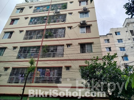 650 Sft Flat (দোতালা, Mirpur -6 Prime Location.